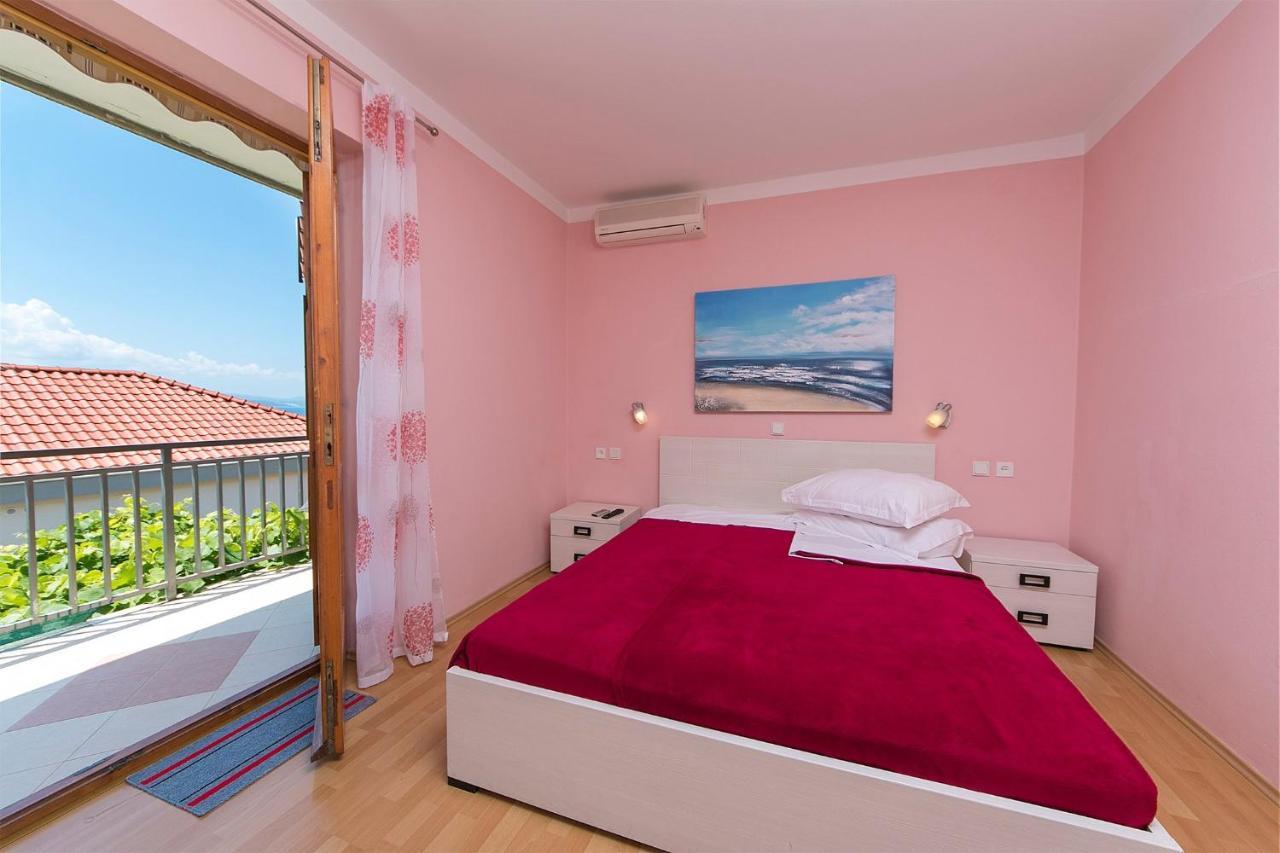 Apartments By The Sea Brela, Makarska - 20778 Exterior photo
