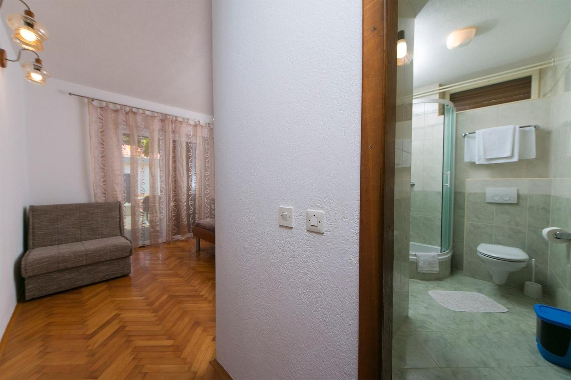 Apartments By The Sea Brela, Makarska - 20778 Room photo